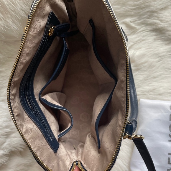 Michael Kors Cindy Medium Dome Satchel - Picture 9 of 10